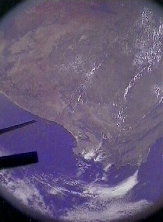 Televisiebeeld vanaf Sunsat se sub-miniatuur CCD-videokamera